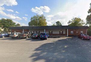 281 E Main St in Hanover, IN - Building Photo