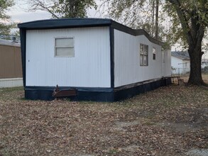 2001 W Laurel St in Independence, KS - Building Photo - Building Photo