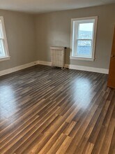 863 W Spruce St in Coal Township, PA - Building Photo - Building Photo