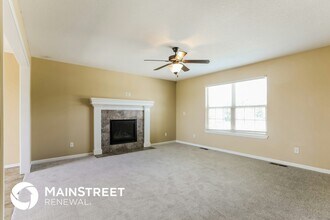 300 Golfview Dr in Pleasant Hill, MO - Building Photo - Building Photo