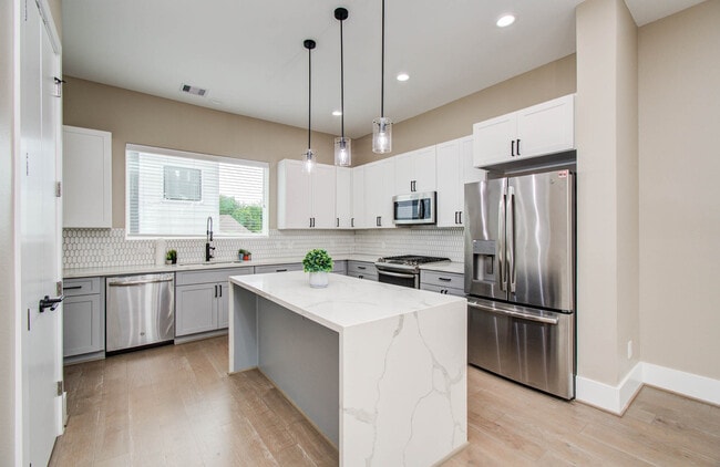 2413 Anita St in Houston, TX - Building Photo - Building Photo