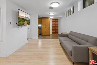 10982 Roebling Ave in Los Angeles, CA - Building Photo - Building Photo