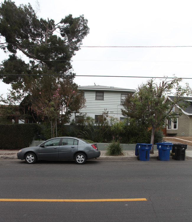 1639 Talmadge St in Los Angeles, CA - Foto de edificio - Building Photo