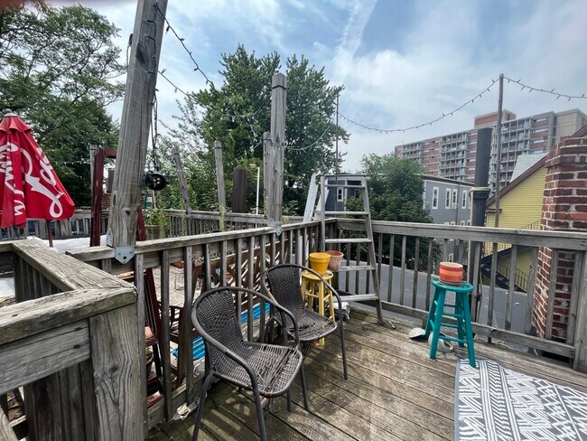 8 Homer Sq, Unit 2