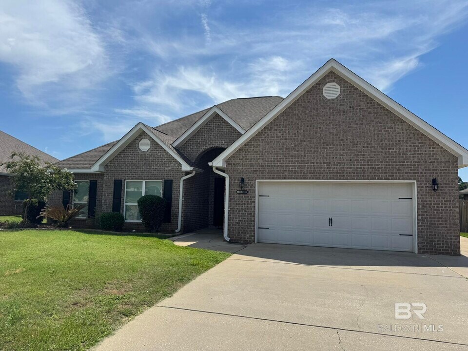 21740 Yosemite Blvd in Fairhope, AL - Building Photo