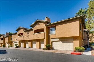 1713 Sky of Red Dr in Las Vegas, NV - Building Photo - Building Photo