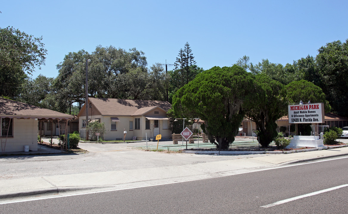 Michigan Park in Tampa, FL - Building Photo