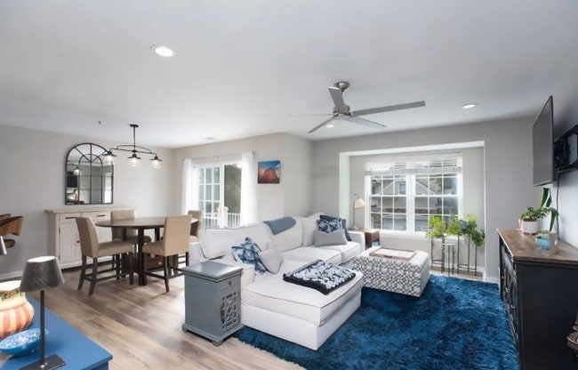 1092 Shadowlawn Dr in Dunellen, NJ - Building Photo - Building Photo