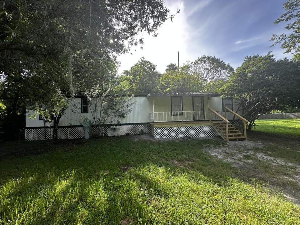 1980 Robi Cir in Titusville, FL - Building Photo