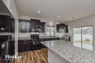 8155 Campground Dr in Fountain, CO - Foto de edificio - Building Photo