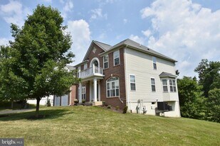 8223 Edge Hill Ln in Ellicott City, MD - Building Photo