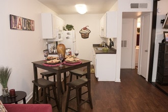 Riverside Ranch Apartments in San Marcos, TX - Foto de edificio - Building Photo