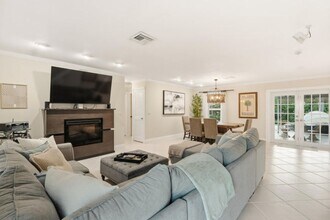 1905 Meadow Ct in West Palm Beach, FL - Building Photo - Building Photo