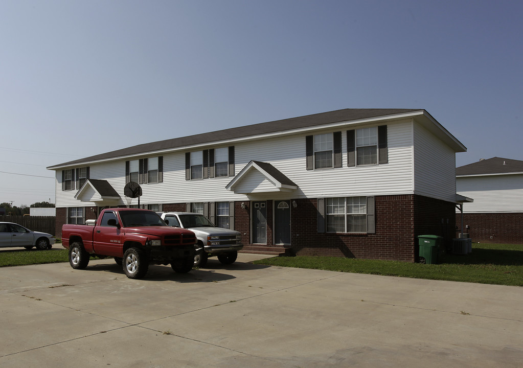 809 Mcafee Medical Cir in Beebe, AR - Building Photo