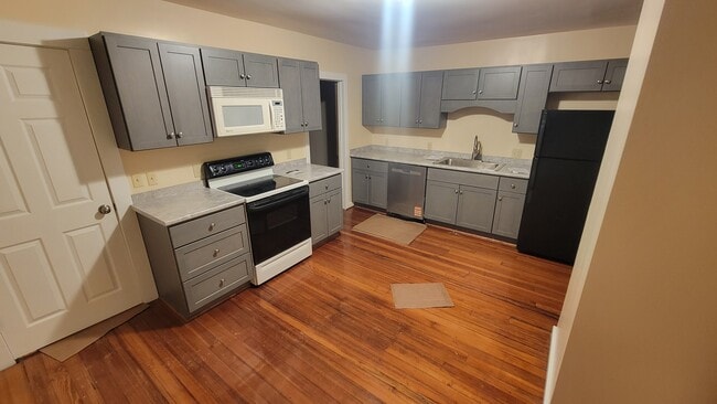 77 West St, Unit 77 LEFT