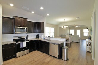 2708 Risinger Rd in Lorena, TX - Building Photo - Building Photo