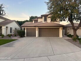 814 E Krista Way in Tempe, AZ - Building Photo