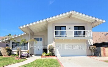 23423 Vía Boscana in Valencia, CA - Building Photo - Building Photo