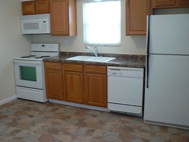 7001 N Moberly Dr in Columbia, MO - Building Photo - Building Photo