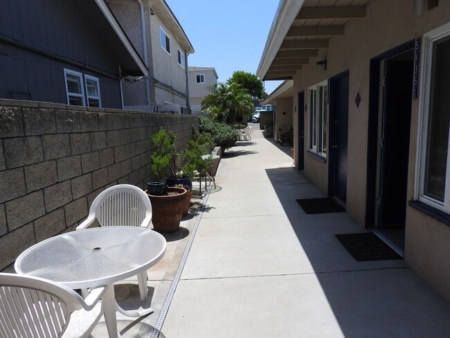 5135.5 Long Branch Ave in San Diego, CA - Building Photo - Building Photo