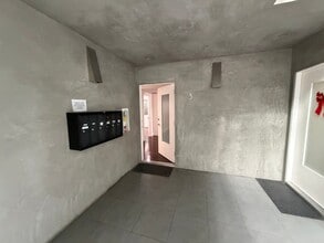 10683 Holman Ave in Los Angeles, CA - Building Photo - Building Photo