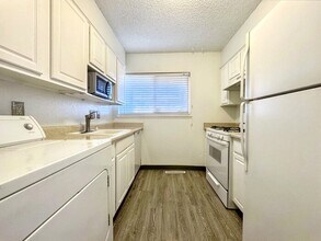 8003 Wolff St in Westminster, CO - Building Photo - Building Photo