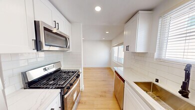 Welcome Home || Newly Upgraded WeHo Apt || 943 Gardner in West Hollywood, CA - Building Photo - Interior Photo