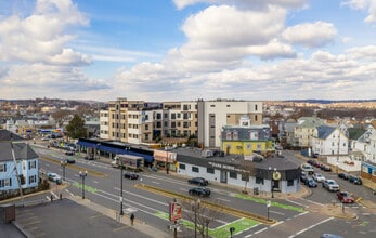 519 Broadway in Somerville, MA - Foto de edificio - Building Photo