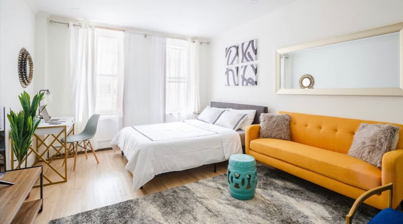 1597 York Ave in New York, NY - Building Photo