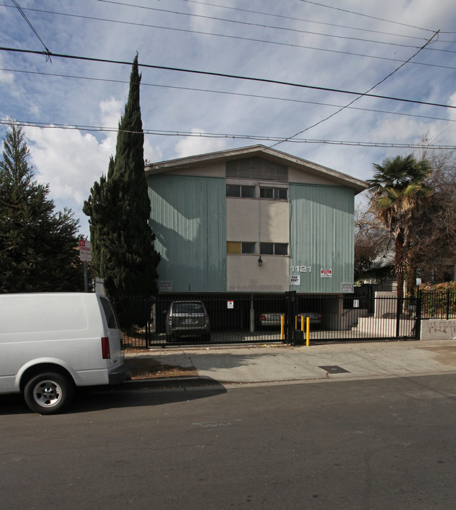 1121-1125 N Westmoreland Ave in Los Angeles, CA - Building Photo - Building Photo