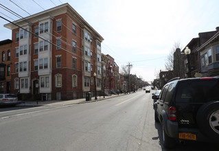 176 Chestnut St in Albany, NY - Building Photo - Building Photo