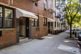 203 E 89th St in New York, NY - Building Photo - Building Photo