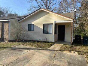 6024 Greenon Ln in Tallahassee, FL - Building Photo - Building Photo