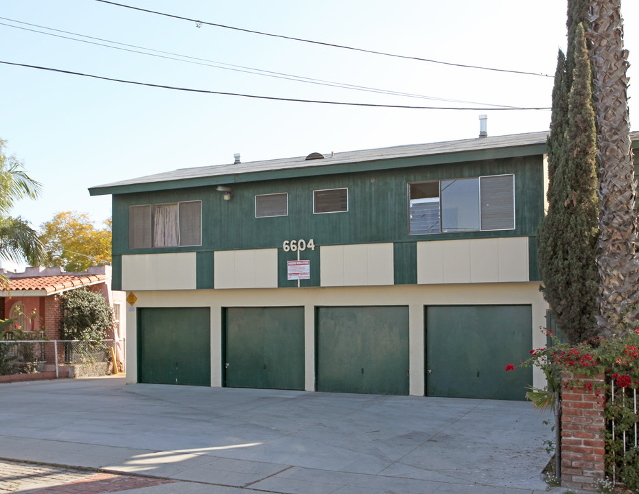 6604 Heliotrope Ave in Bell, CA - Building Photo