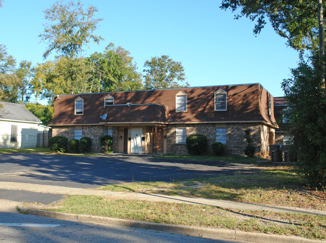 Oakleigh Village Apartments in Mobile, AL - Building Photo - Building Photo