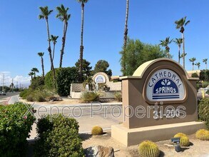 31200 Landau Blvd in Cathedral City, CA - Building Photo - Building Photo