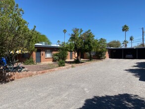 2525-2533 E Edison St in Tucson, AZ - Building Photo - Building Photo