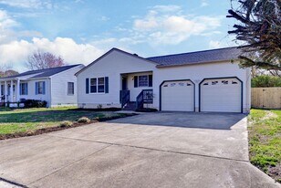 910 Charlotte Dr in Newport News, VA - Building Photo