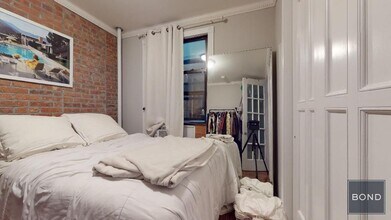 436 W 52nd St in New York, NY - Building Photo - Building Photo