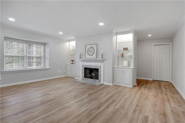 60 Chaumont Square NW in Atlanta, GA - Building Photo - Building Photo