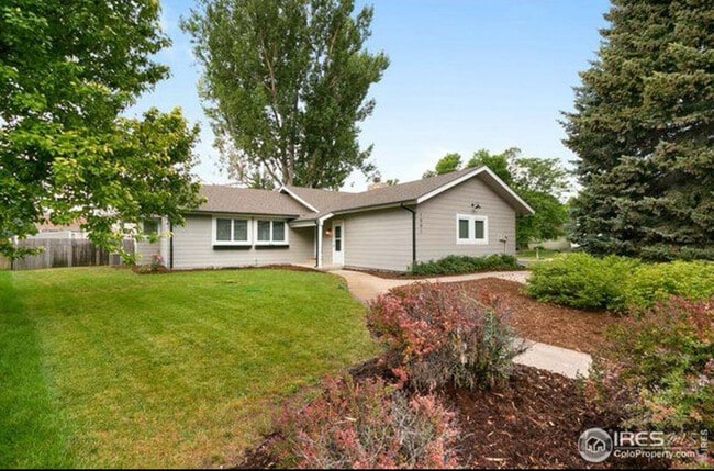 1001 Camelot Cir in Fort Collins, CO - Building Photo - Building Photo