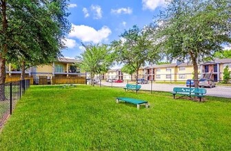 Serenity Lake Apartments in Tampa, FL - Building Photo - Building Photo