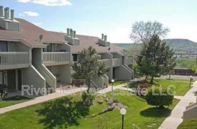 532 Oakwood Dr in Castle Rock, CO - Foto de edificio