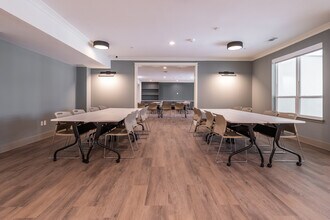 The Metropolitan in Houston, TX - Building Photo - Interior Photo