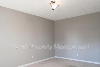 2257 Murphy Ln E in Troy, OH - Building Photo - Building Photo