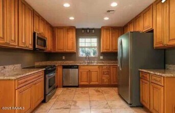 403 Yvette Marie Dr in Lafayette, LA - Building Photo - Building Photo