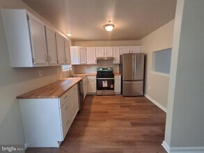 6957 Walker Mill Rd in Capitol Heights, MD - Building Photo - Building Photo
