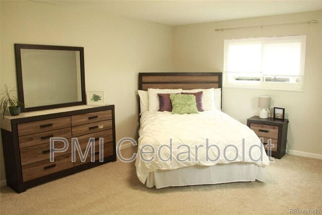 7050 W Cedar Ave in Lakewood, CO - Building Photo - Building Photo