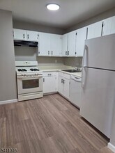 645 Cricket Ln in Woodbridge Township, NJ - Building Photo - Building Photo