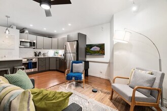 221 Vine St in Philadelphia, PA - Building Photo - Building Photo